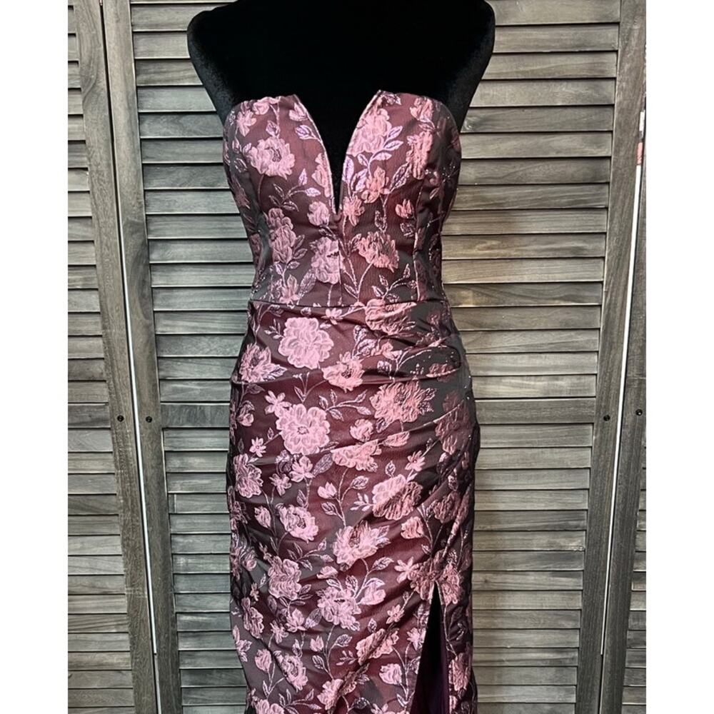 Lulus D'Amore Plum Floral Jacquard Strapless Tulip Dress Medium NWT Slit - Picture 10 of 13